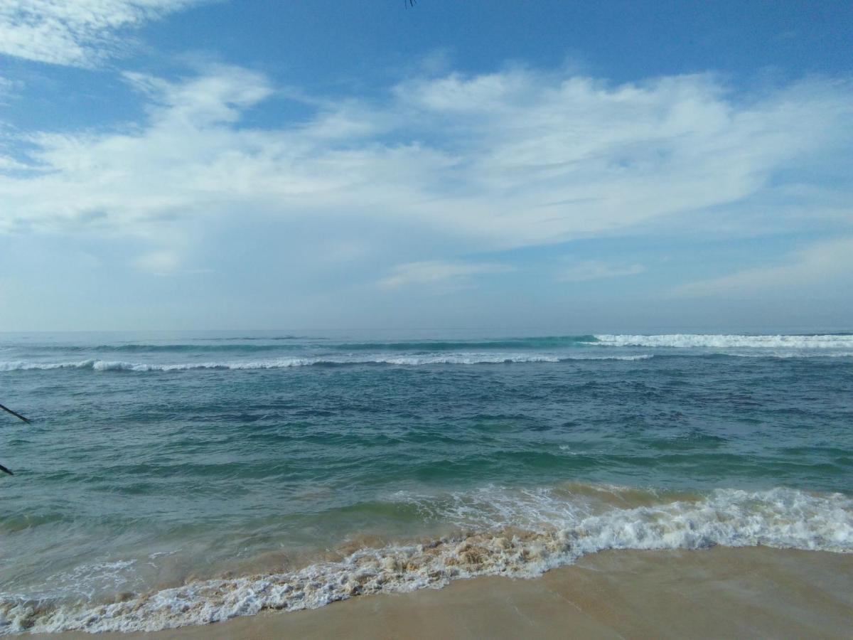 Rainbow Surf Beach Hotel Koggala Exterior foto