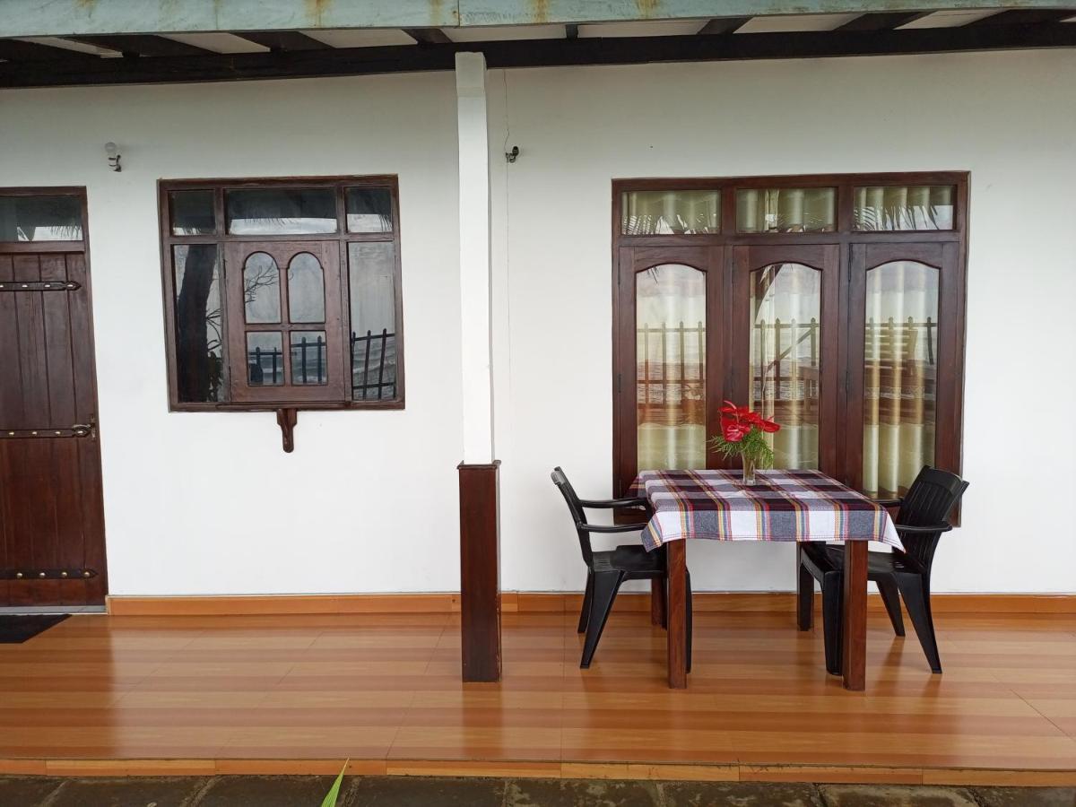 Rainbow Surf Beach Hotel Koggala Exterior foto
