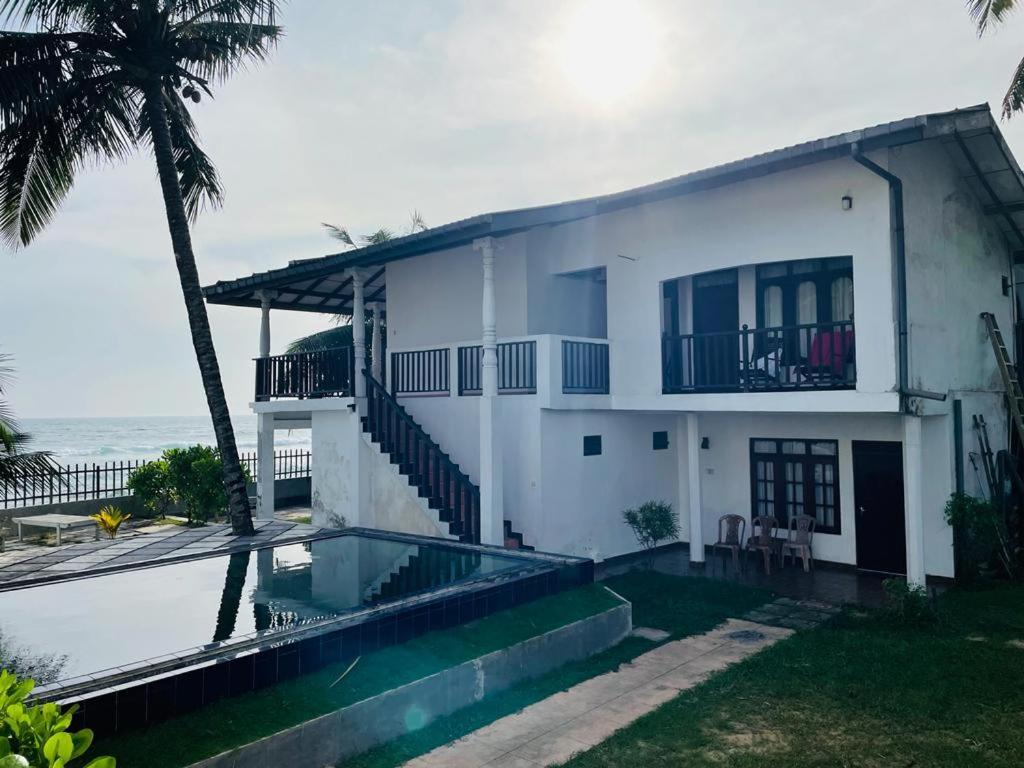 Rainbow Surf Beach Hotel Koggala Exterior foto