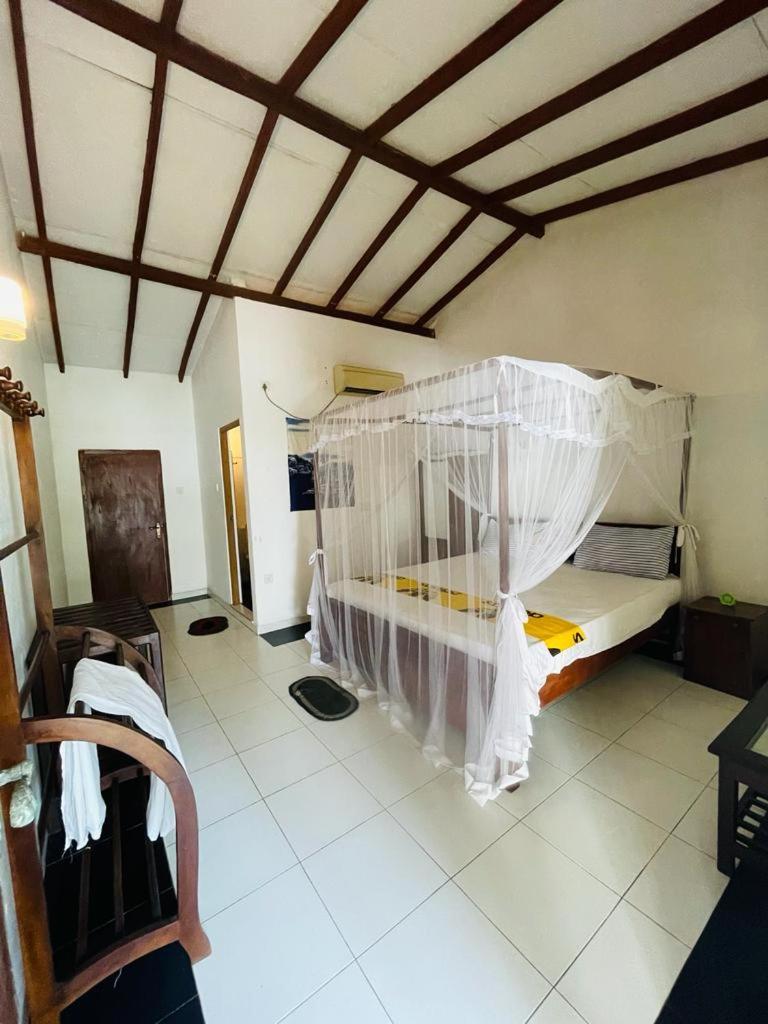 Rainbow Surf Beach Hotel Koggala Exterior foto