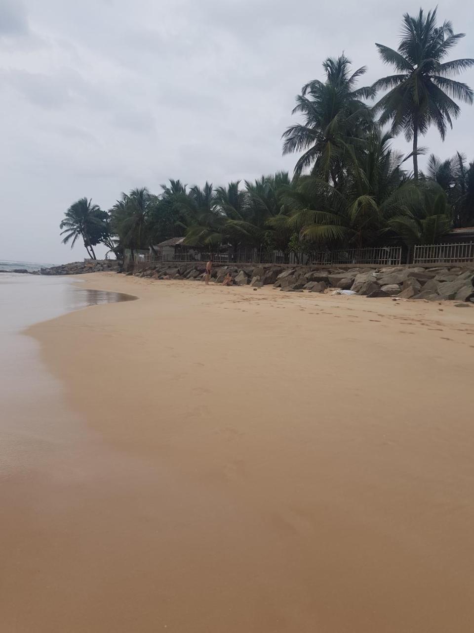 Rainbow Surf Beach Hotel Koggala Exterior foto