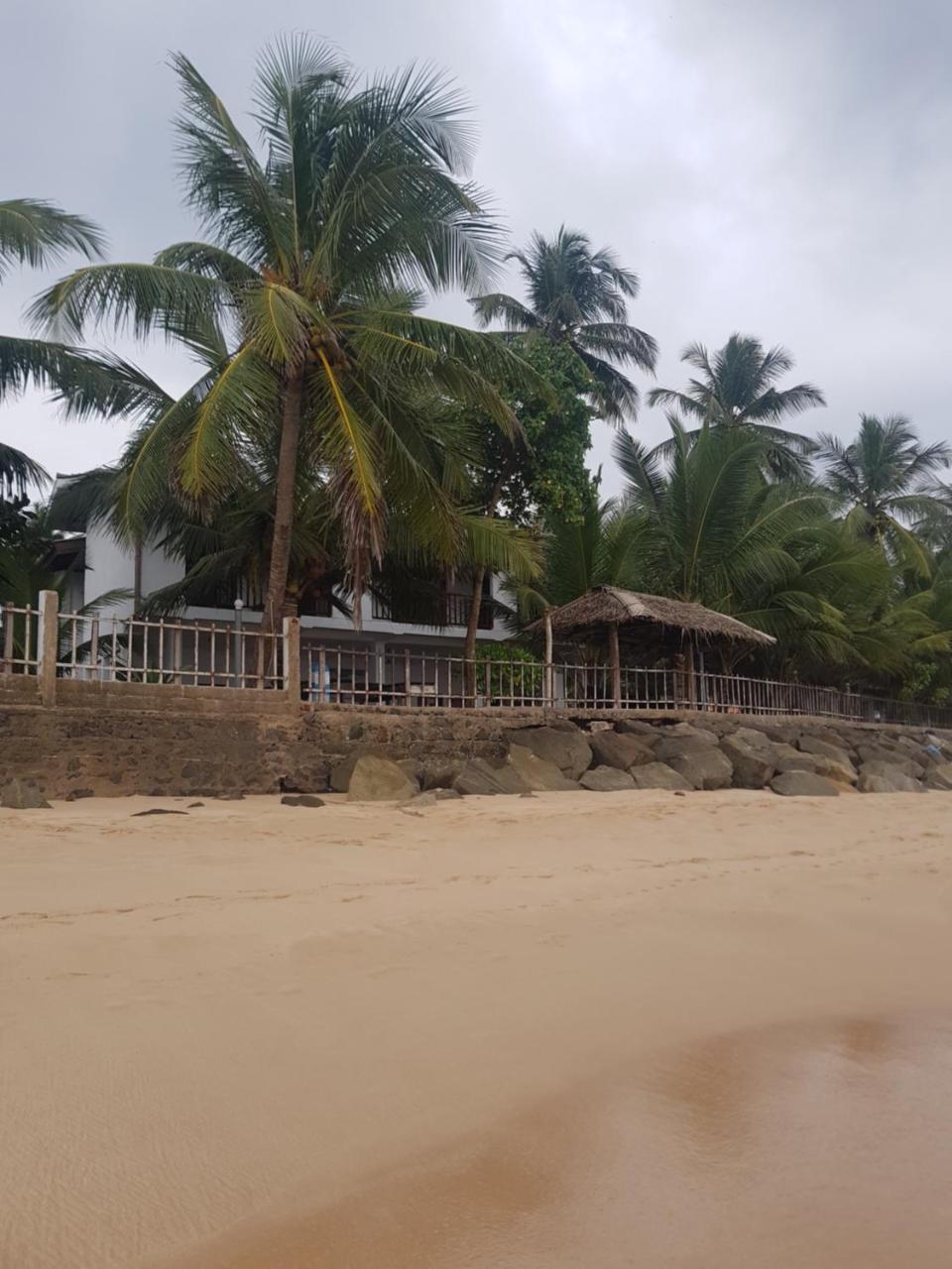 Rainbow Surf Beach Hotel Koggala Exterior foto