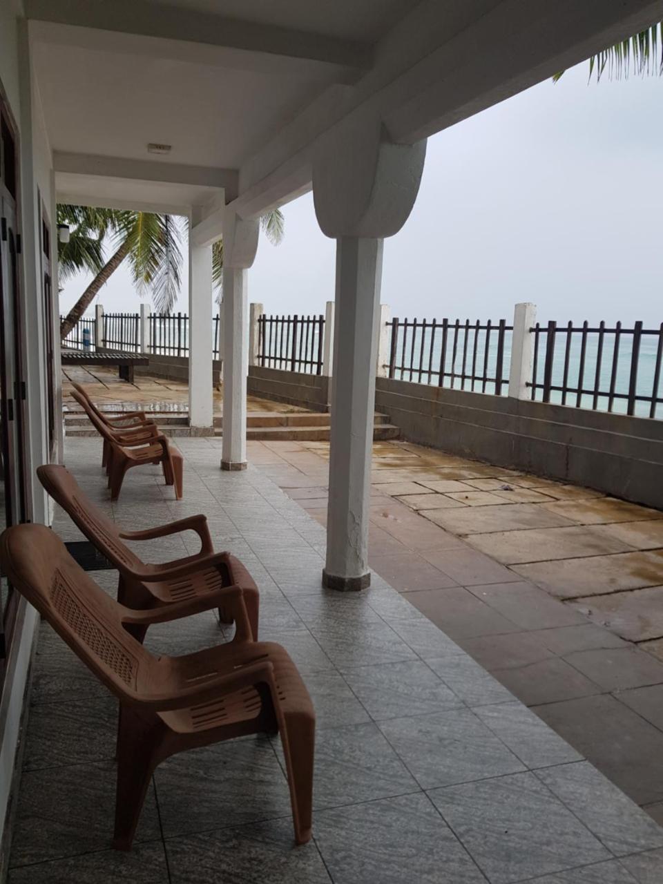 Rainbow Surf Beach Hotel Koggala Exterior foto