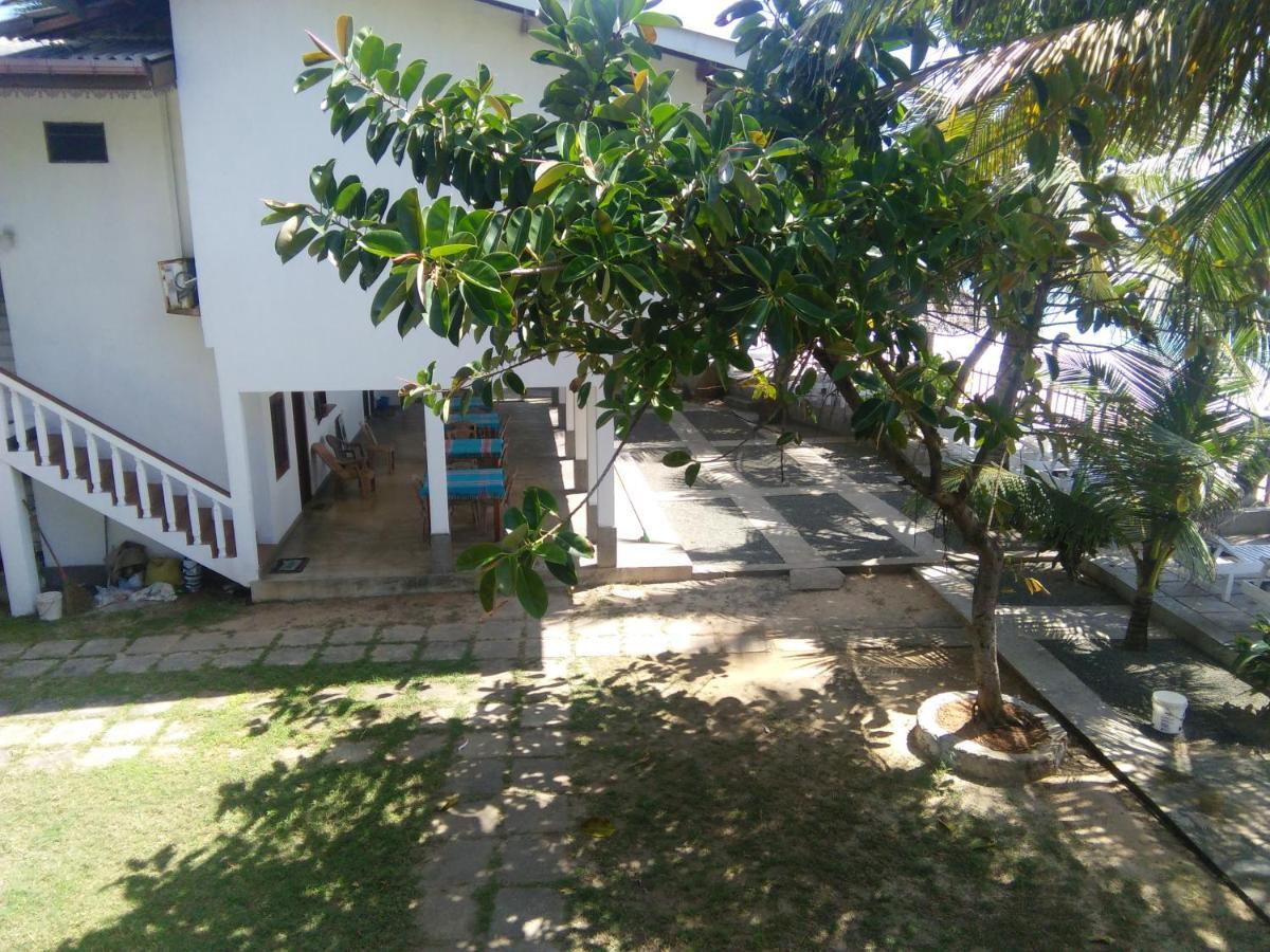 Rainbow Surf Beach Hotel Koggala Exterior foto
