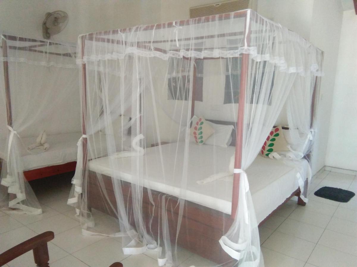Rainbow Surf Beach Hotel Koggala Exterior foto